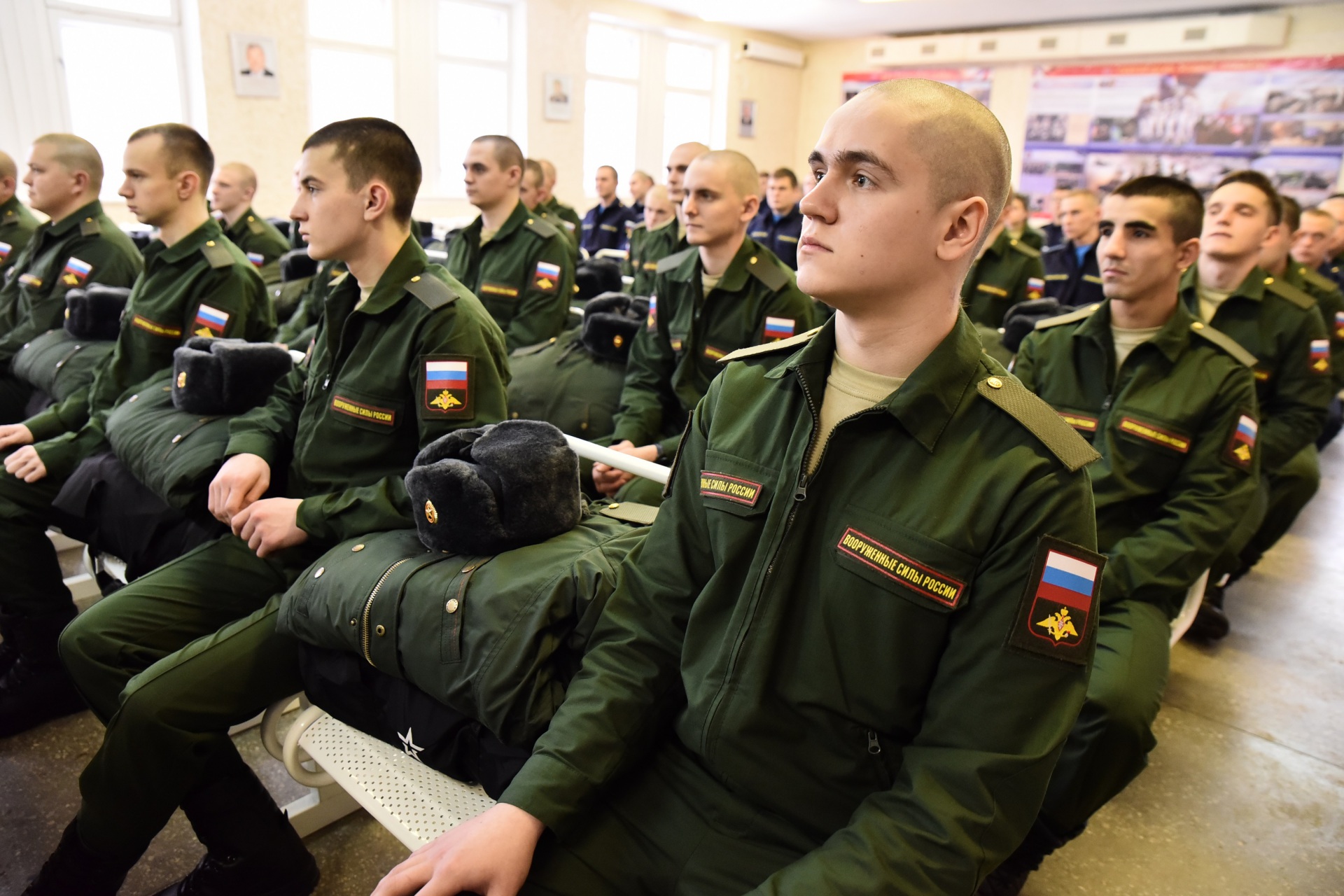 Сколько сейчас служат 2024 в армии россии